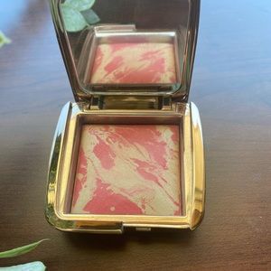 Hourglass Ambient Lighting Blush in Diffused Heat